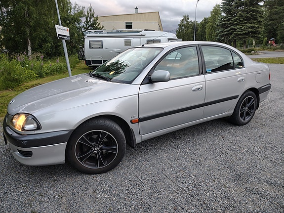 Toyota Avensis 3 of 7
