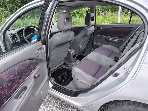 Toyota Avensis 7 of 7