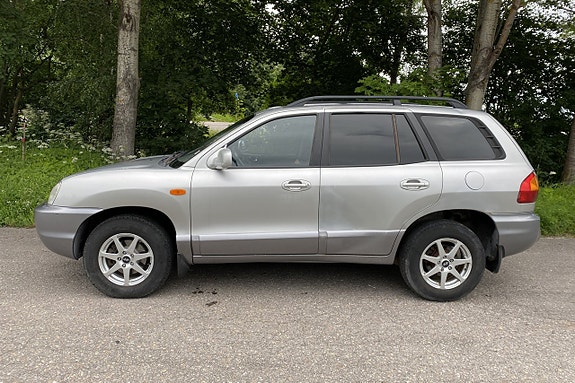 Hyundai Santa Fe 2 of 13