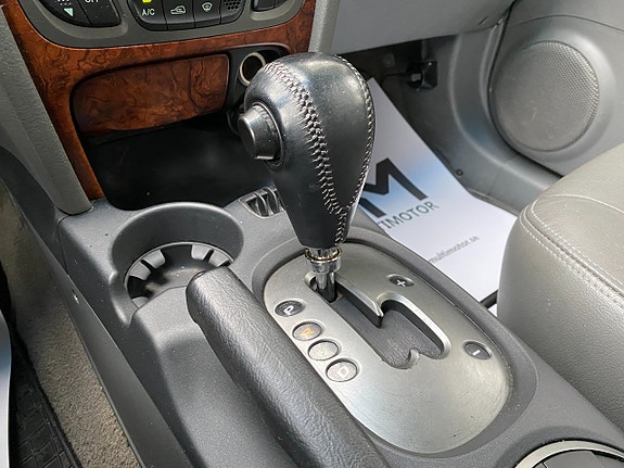 Hyundai Santa Fe 7 of 13