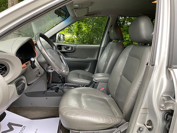 Hyundai Santa Fe 10 of 13