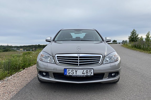 Mercedes-Benz C180 8 of 17
