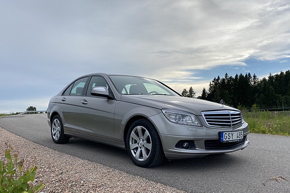 Mercedes-Benz C180 7 of 17