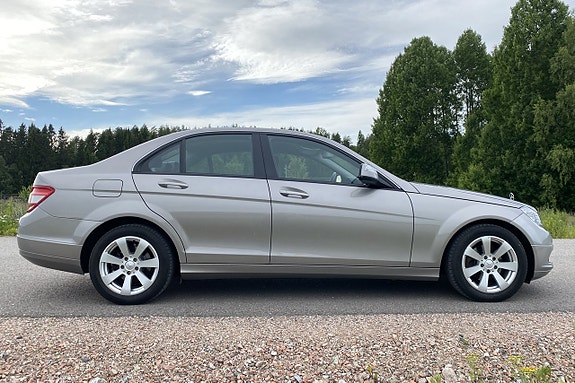 Mercedes-Benz C180 6 of 17