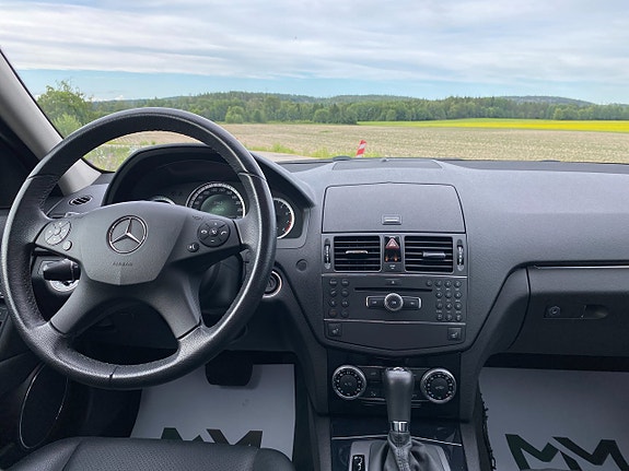Mercedes-Benz C180 14 of 17