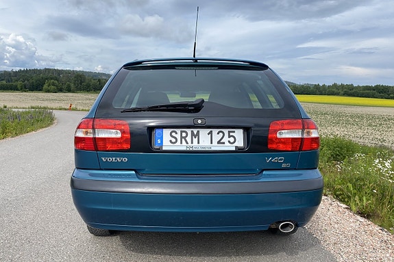 Volvo V40 4 of 5