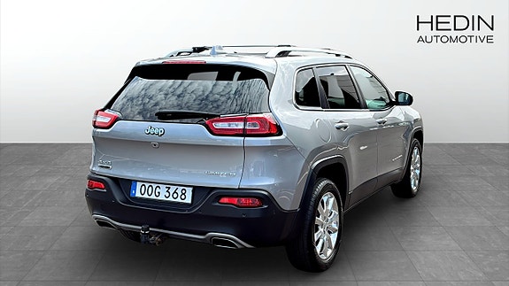 Jeep Cherokee 2 of 9