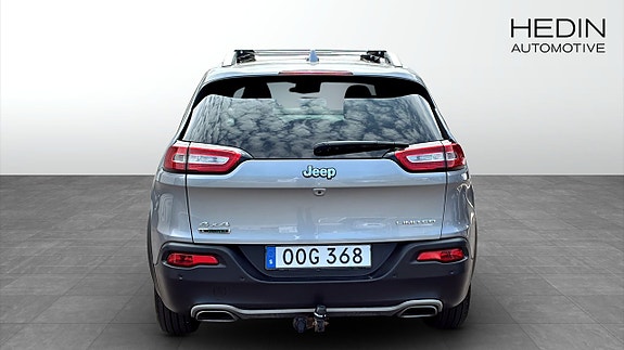 Jeep Cherokee 7 of 9