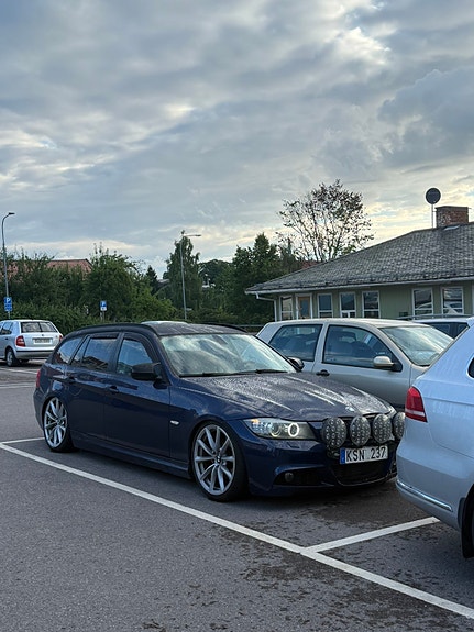 BMW 320d 5 of 5