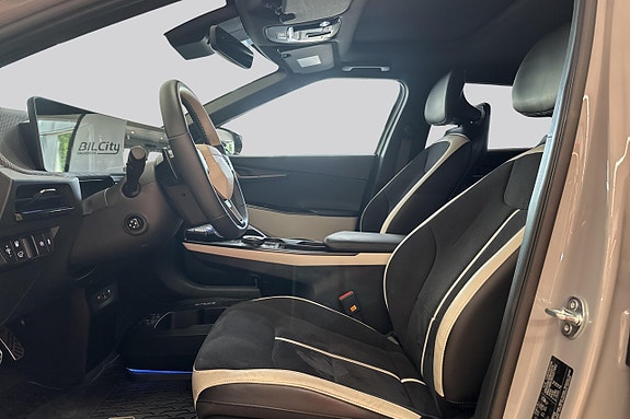 Kia EV6 8 of 19