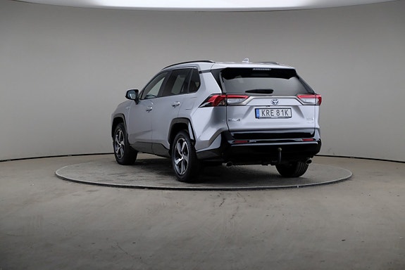 Toyota RAV4 Plug-in Hybrid 2 of 5