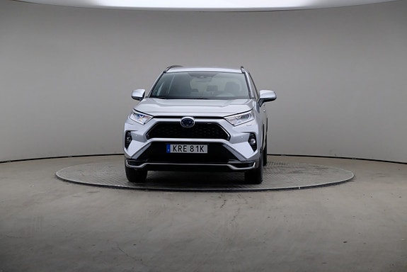 Toyota RAV4 Plug-in Hybrid 3 of 5