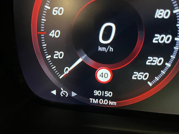 Volvo XC40 10 of 20