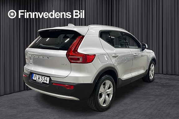 Volvo XC40 3 of 5
