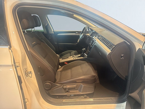 Volkswagen Passat Alltrack 10 of 18