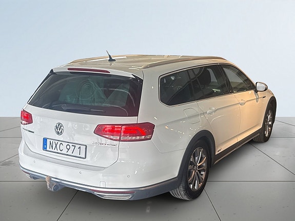 Volkswagen Passat Alltrack 6 of 18