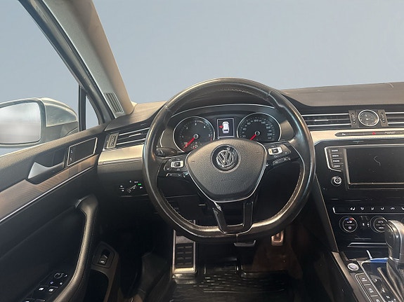 Volkswagen Passat Alltrack 9 of 18