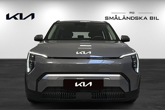 Kia EV3 2 of 5