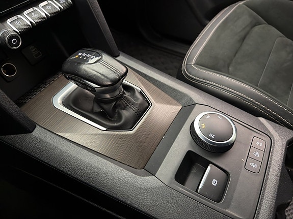 Volkswagen Amarok 25 of 30
