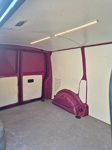 Volkswagen Transporter 4 of 5