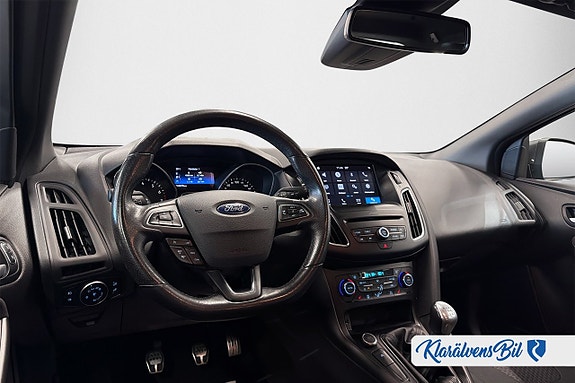 Ford Focus 9 of 14