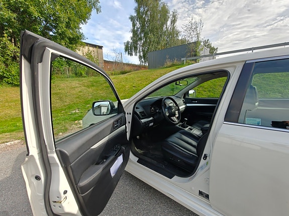 Subaru Legacy 6 of 7