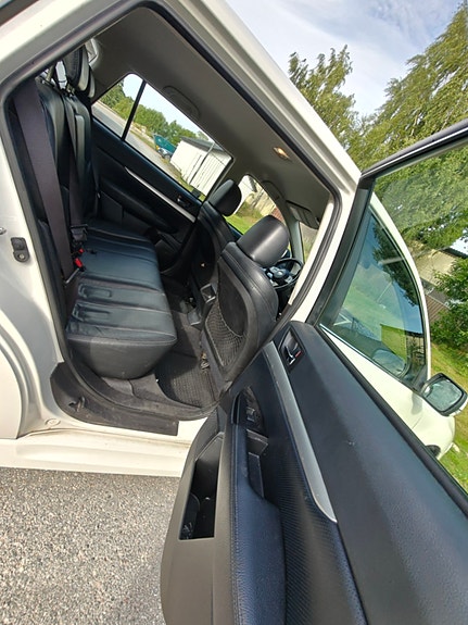 Subaru Legacy 7 of 7