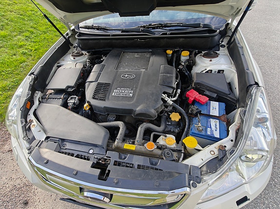 Subaru Legacy 5 of 7