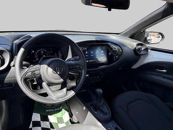 Toyota Aygo X 8 of 12