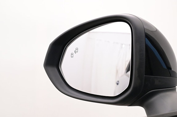 Lynk & Co 01 23 of 27