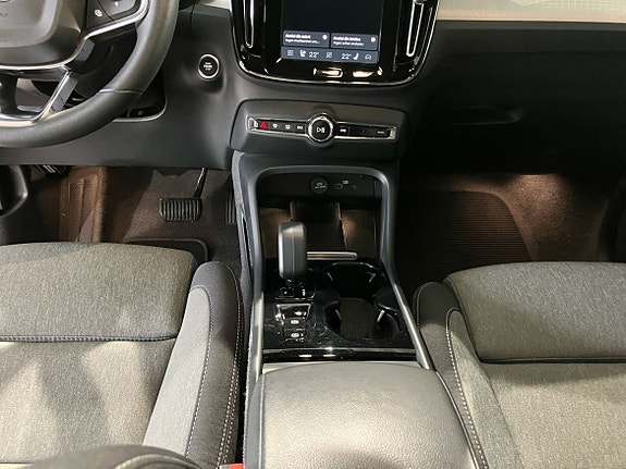 Volvo XC40 5 of 5