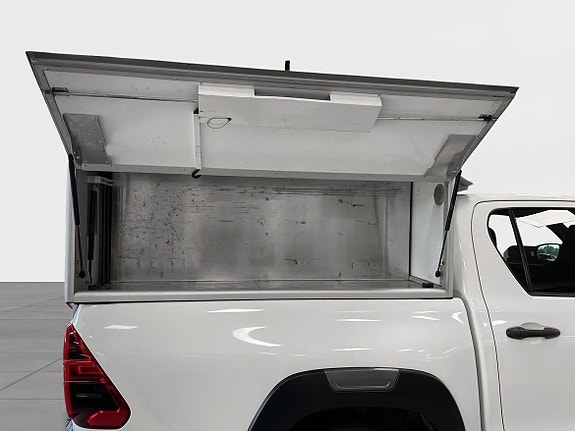 Toyota HiLux 12 of 20