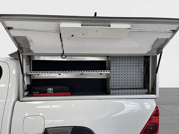 Toyota HiLux 11 of 20