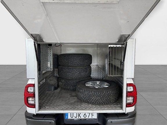 Toyota HiLux 9 of 20