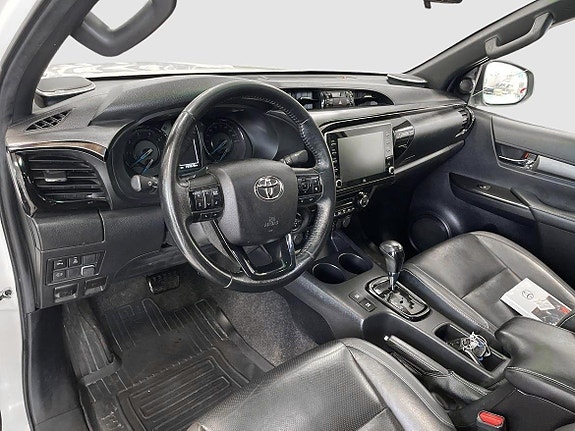 Toyota HiLux 13 of 20