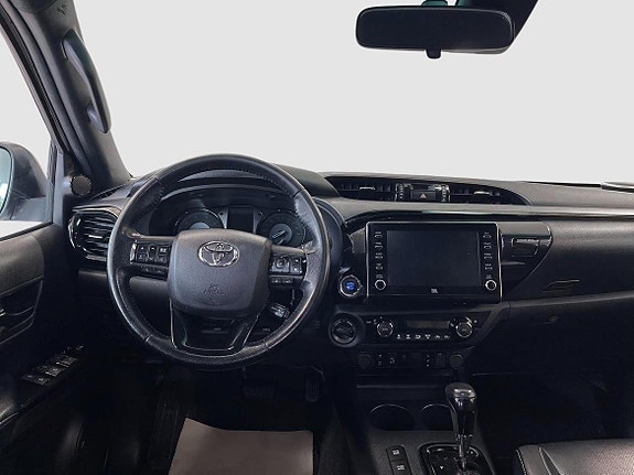 Toyota HiLux 20 of 20