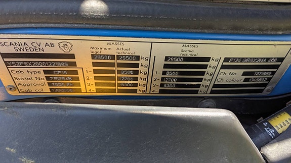 Scania P124GB 6x2 nymålad ram 12 of 12