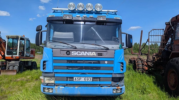 Scania P124GB 6x2 nymålad ram 8 of 12