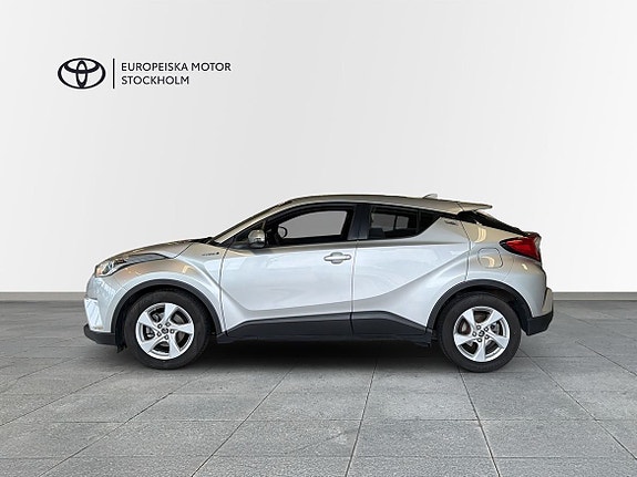 Toyota C-HR 3 of 5