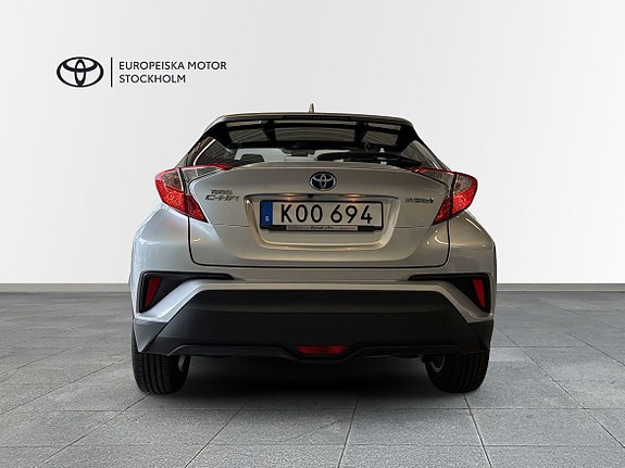 Toyota C-HR 4 of 5