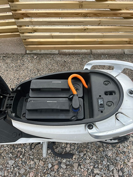 Lvneng LX04, LV electric scooters 12 of 16