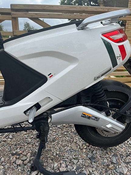 Lvneng LX04, LV electric scooters 14 of 16