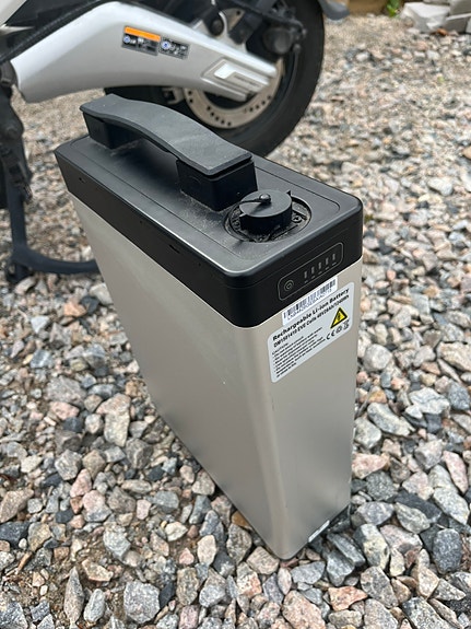 Lvneng LX04, LV electric scooters 16 of 16