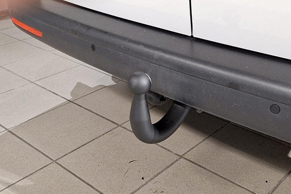 Volkswagen Caravelle 9 of 23