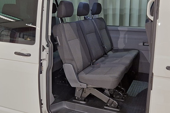 Volkswagen Caravelle 12 of 23