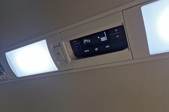 Volkswagen Caravelle 15 of 23