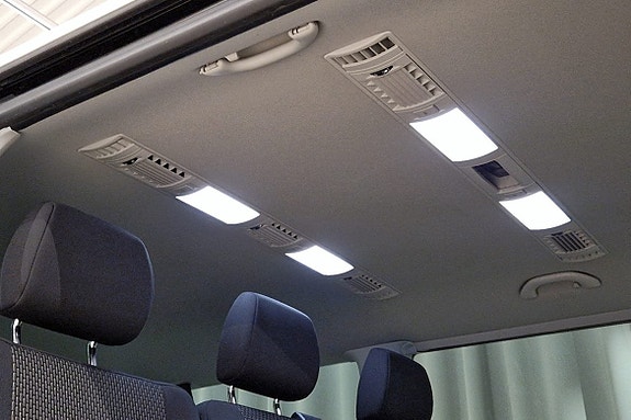 Volkswagen Caravelle 14 of 23