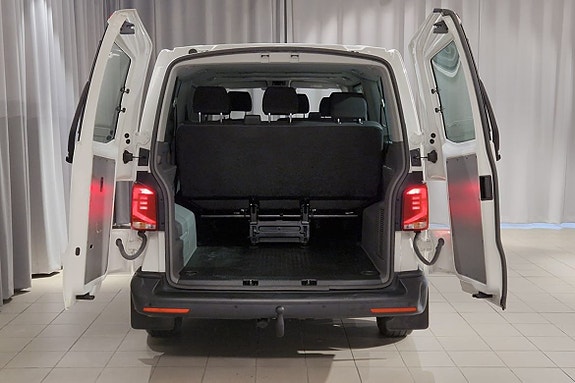 Volkswagen Caravelle 7 of 23