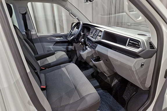 Volkswagen Caravelle 16 of 23