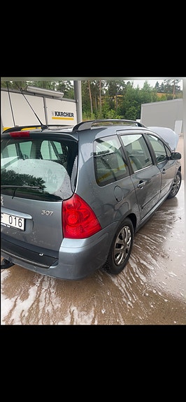 Peugeot 307 2 of 5